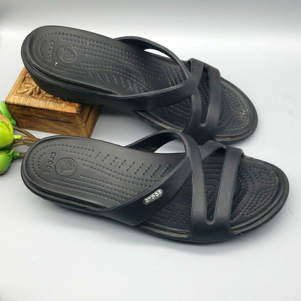 Crocs women's rubber sandals size 9